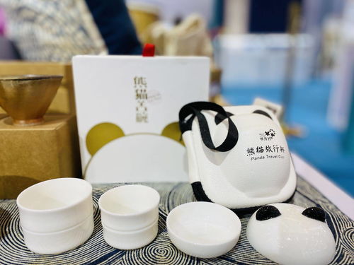 大文創(chuàng)引領(lǐng)新文旅 三千余件特色產(chǎn)品點亮文創(chuàng)大會，激發(fā)文藝創(chuàng)作無限活力